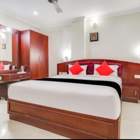 Hotel Balini Maduráj Kültér fotó